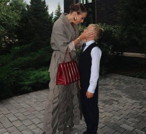 Ксения Собчак призналась, как похудела до состояния дюймовочки.

