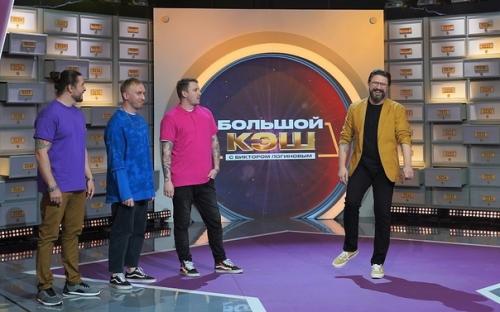 Классный ведущий.  Жаль мало программ у него. 01