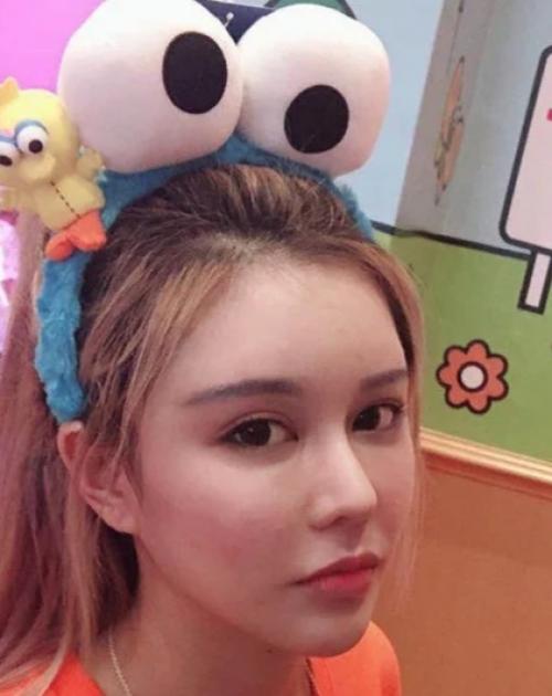 Китаянка сделала 30 операций, чтобы стать похожей на любимую актрису своего парня. 02