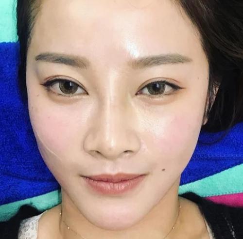 Китаянка сделала 30 операций, чтобы стать похожей на любимую актрису своего парня. 01