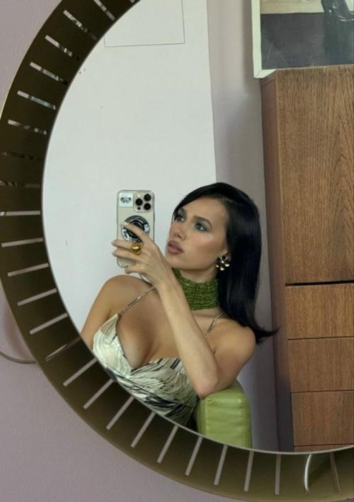 Фигуристка Алина загитова новые снимки в откровенном наряде опубликовала. 01