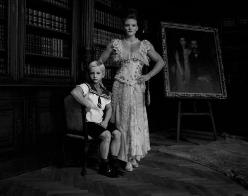 Интересный проект бельгийского фотографа Курта сталлерта (Kurt Stallaert) под названием 'мир бодибилдеров' (Bodybuilders World. 08