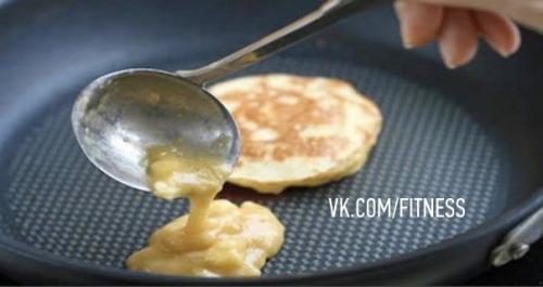 Вкусный десерт: банановые оладьи? 03