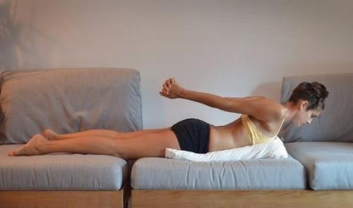 В том случае, если не можете заснуть, выполните следующие асаны (2 минуты в каждой позе! 03