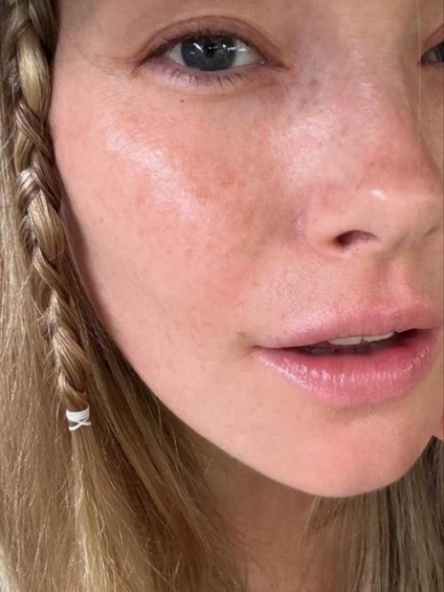 37-Летняя актриса Зоя бербер решила продлить новогодние каникулы на Шри-Ланке. 03