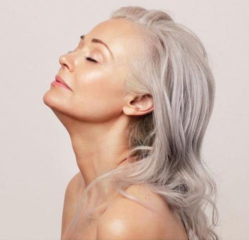 56-Летняя модель катти джекобс показывает миру, что возраст не помеха для красоты и здоровья. 01