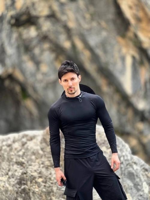 Пользователи сети сравнили похудевшего галустяна с Павлом Дуровым. 01