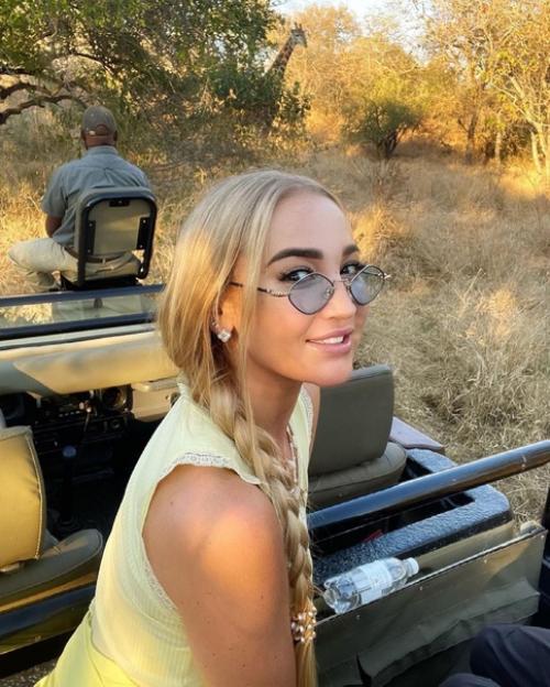 Ольга бузова улетела в Африку. 02