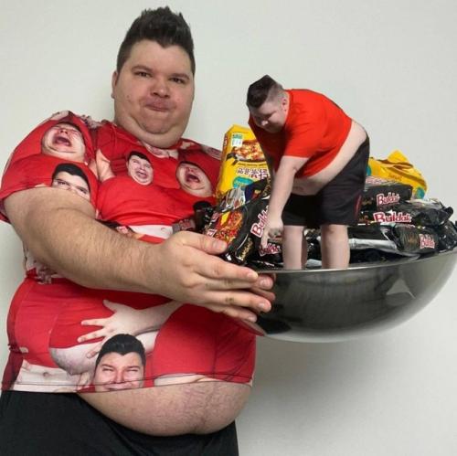 Американский фуд - блогер Nikocado Avocado удивил весь интернет - мужик похудел до неузнаваемости. 01