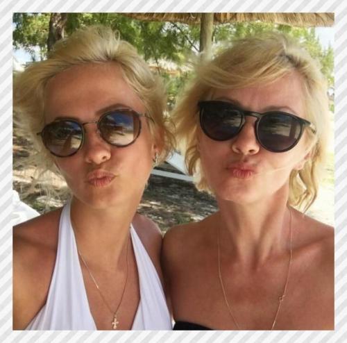 Спортивные девушки. ак две капли воды. 01