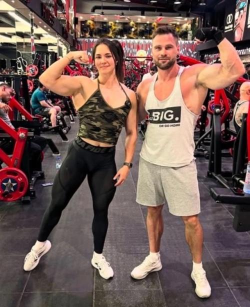 43-Летний Денис Гусев - один из лучших бодибилдеров России. 01