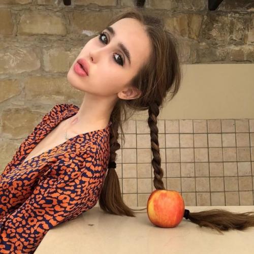 Популярная модель катя Андреева. 01