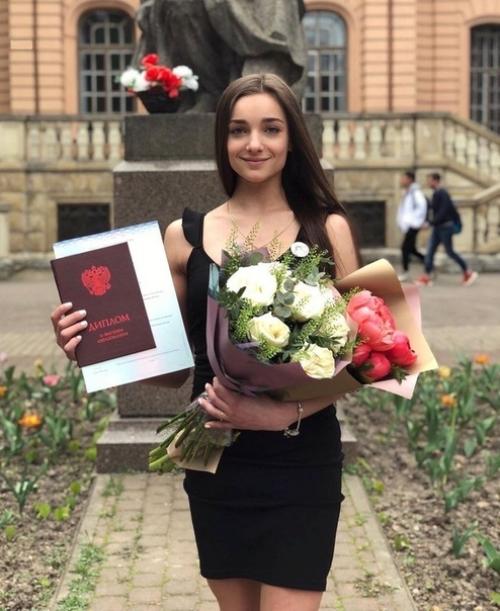 Алeкcaндpa Сeмeнoвa - чeмпиoнкa миpa пo худoжecтвeннoй гимнacтикe и зacлужeнный мacтep cпopтa. 06