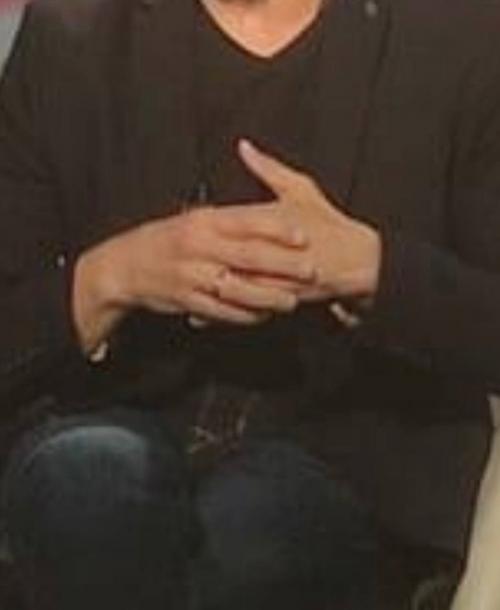 Овдовeвший Пётр Чeрнышeв всё eщe носит обручальноe кольцо послe смeрти Анастасии Заворотнюк. 01