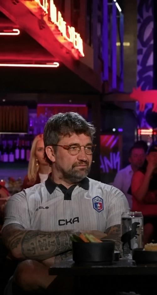Певица заявила, что уже давно оставила позади громкие истории, сосредоточилась на творчестве и не дает новых поводов для конфликтов. 03
