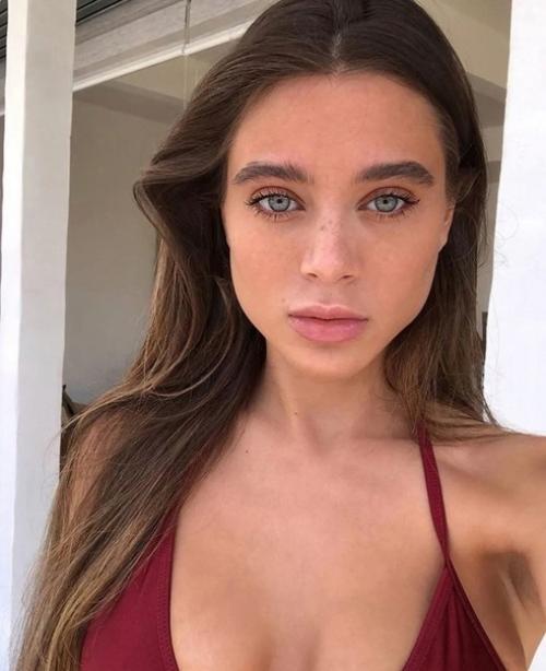 Актриса с великолепными глазами. 01