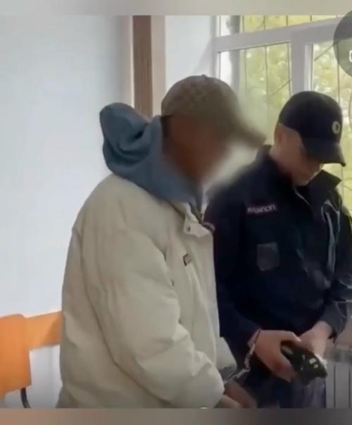 Пятерым мужчинам грозит до 15 лет заключения за жестокое обращение с подростком. 01