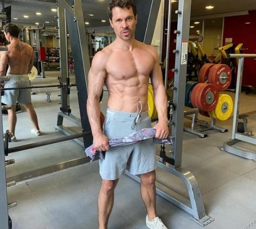 Отличное тело актера Павла деревянко. 02