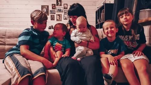 Помню какое-то время назад ее пиарили на одном из шоу. 01 Помню какое-то время назад ее пиарили на одном из шоу. 01