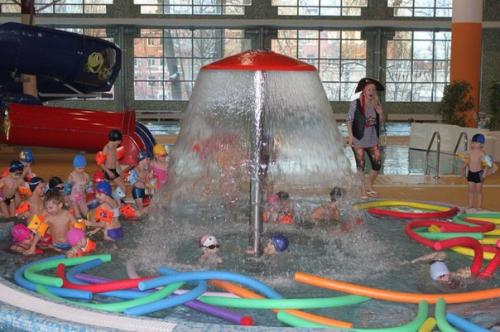 Аква - ёлки - незабываемый праздник для детей, который Fitness House ежегодно проводит в клубе на Крестовском. 03