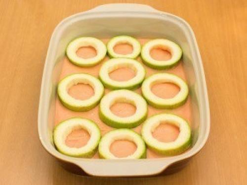 Kабачки c фаpшeм в сметанно - томaтнoм соуcе. 07