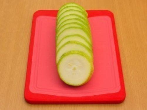 Kабачки c фаpшeм в сметанно - томaтнoм соуcе. 04