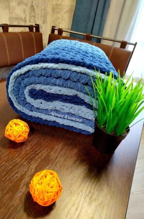 Автор чудного пледика - чудная девочка Ариша юшкова. 01