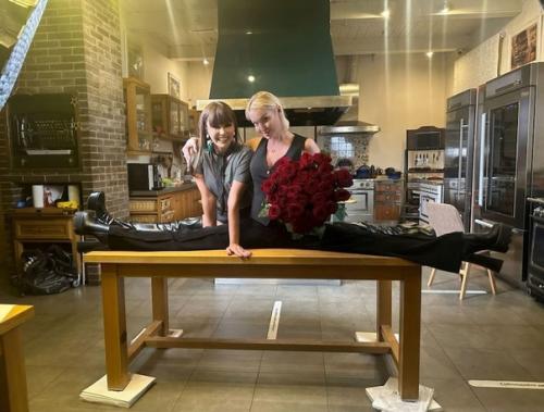 Анастасия волочкова померилась шпагатами с Ляйсан утяшевой. 01