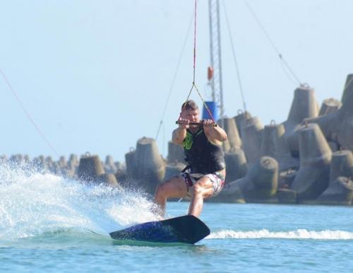 Каким тогда должен быть спортсмен, если это актер? 05