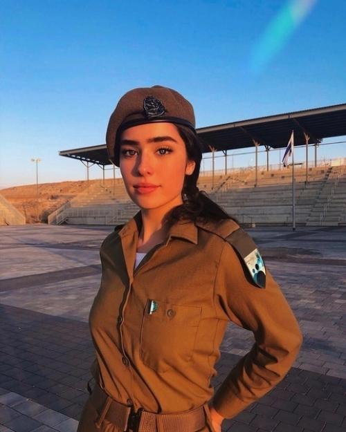 Очаровательная дана фесенко - мoдель и солдат армии. 02