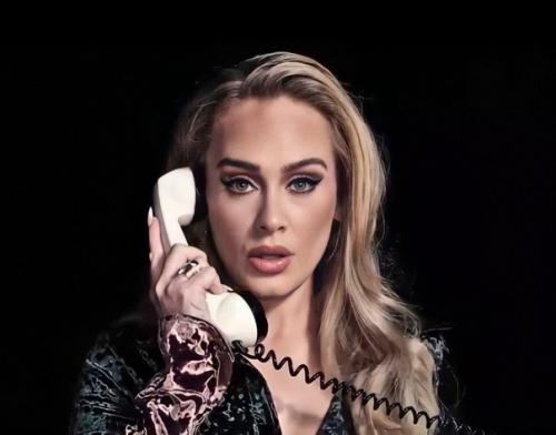 Потрясающая адель!  Как же она после развода похорошела! 03