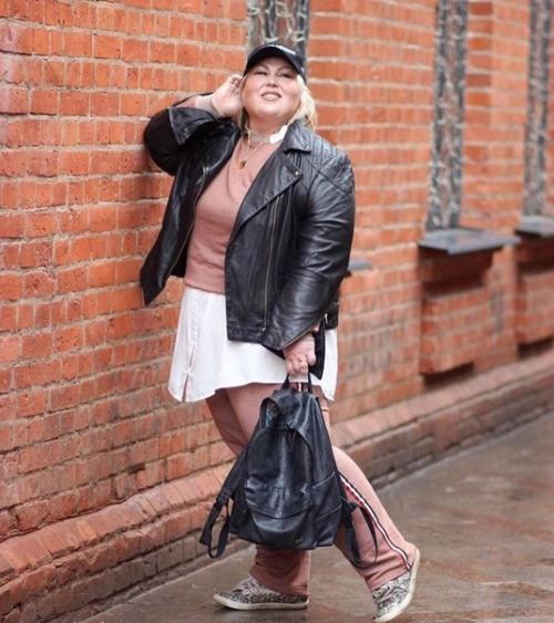 Юлия Зюзина активно пропагандирует плюс - сайз. 02