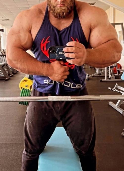 Российский силач Андрей смаев, 26 лет. 02