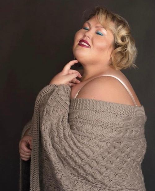 Юлия Зюзина активно пропагандирует плюс - сайз. 05