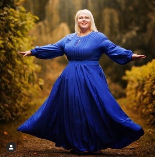 Юлия Зюзина активно пропагандирует плюс - сайз. 06