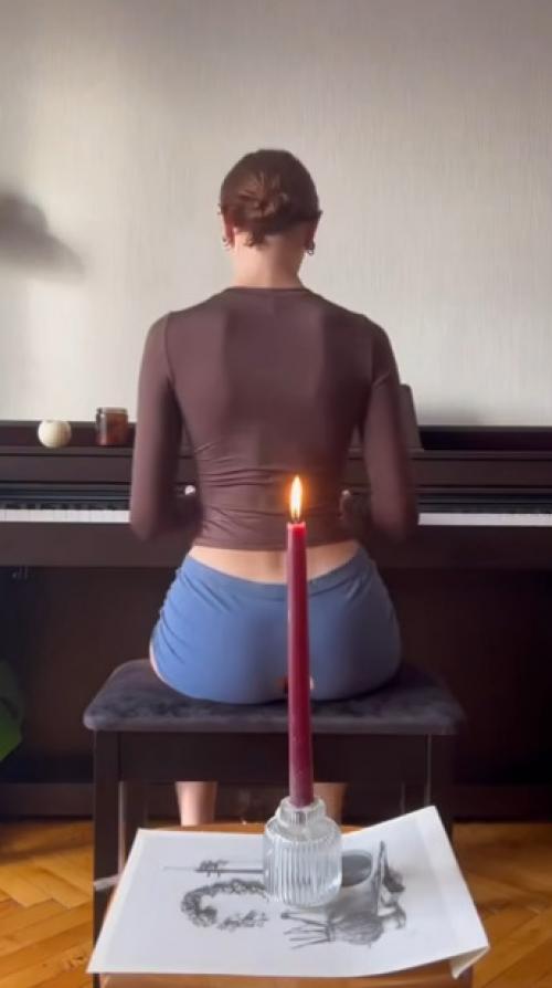 А вы точно учитель по музыке? 

