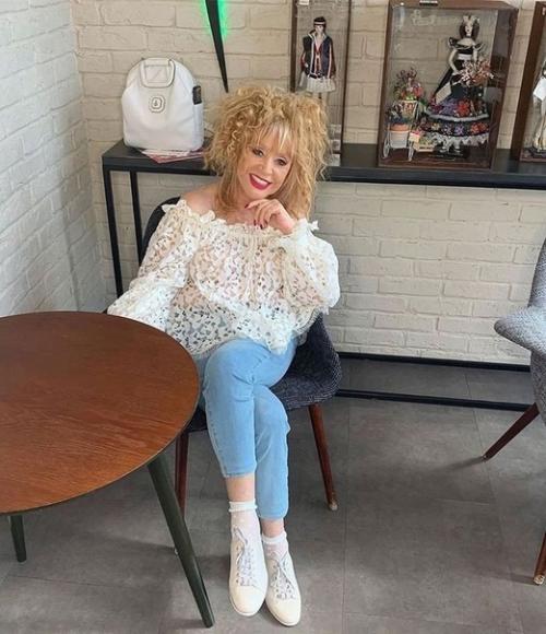 Алла Борисовна всех свои видом поражает. 05