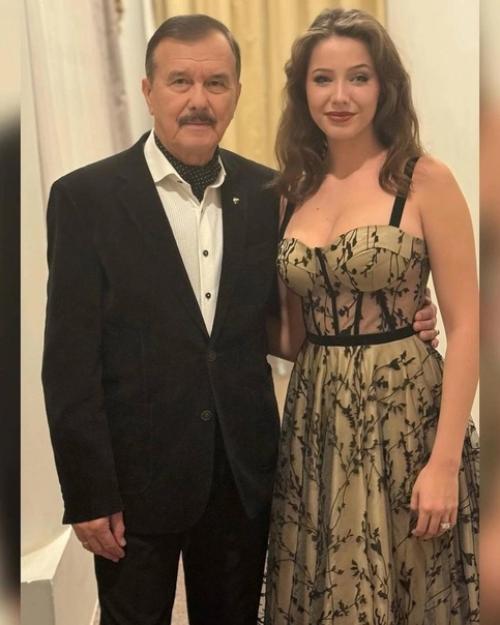 Как быстро выросла дочь юлии Началовой. 01