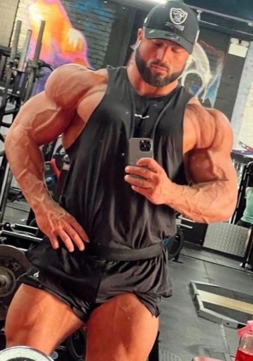 Атлет по имени Макс Джонсон. 02