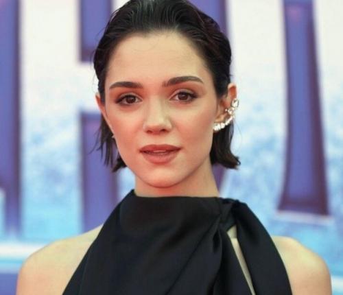 Меня так Сильно Травили за Этот нос: Евгения Медведева призналась, почему сделала ринопластику. 02