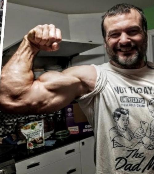 Один из сильнейших армрестлеров мира Девон ларрат перешёл из тяжёлой категории в категорию ниже - 105 кг. 03