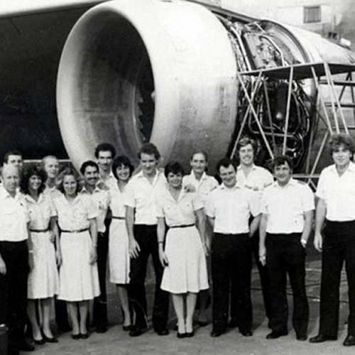 24 июня 1982 года лайнер, летевший из куала-лумпура в перт, попал в облако вулканического пепла, выброшенного неожиданно активировавшимся вулканом. 02