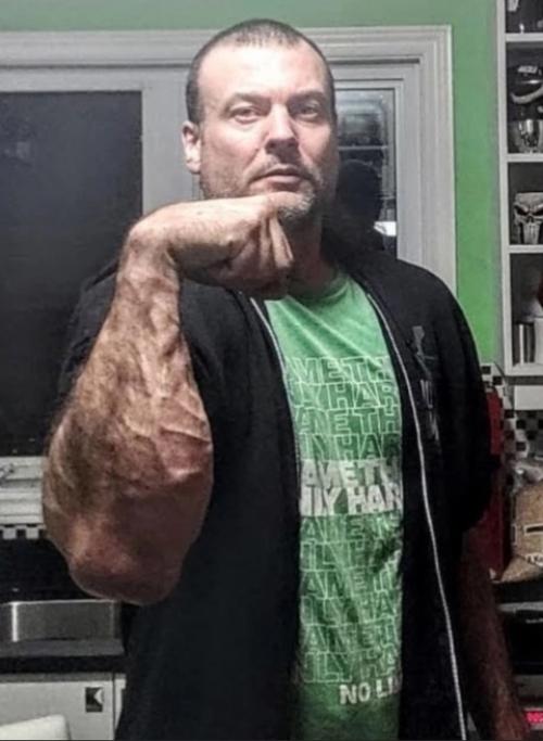 Один из сильнейших армрестлеров мира Девон ларрат перешёл из тяжёлой категории в категорию ниже - 105 кг. 04