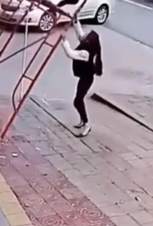 Секундная реакция от жуткого финала отделила!  