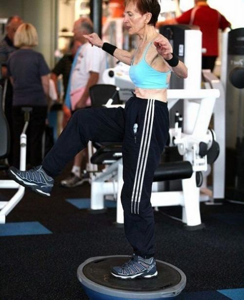 И ей.  76 лет! 01