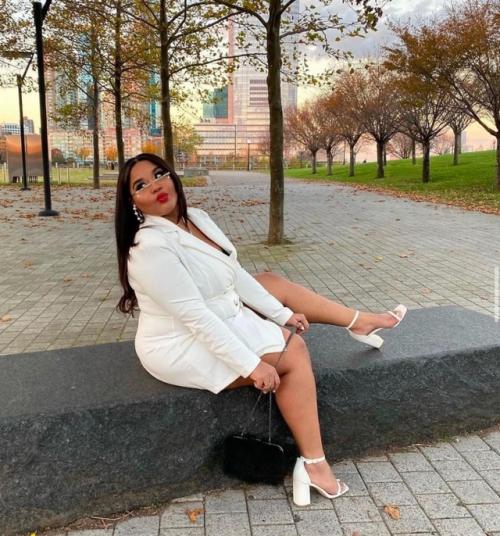 Занимавшаяся продвижением бодипозитива блогерша Кэрол акоста, известная под ником Killadamente, скончалась в возрасте 27 лет. 02