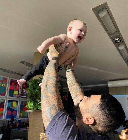 Классные какие Тимати, Анастасия Решетова и их сынуля Ратмир! 02