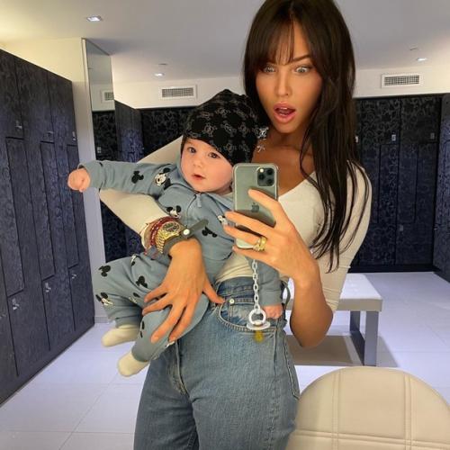 Классные какие Тимати, Анастасия Решетова и их сынуля Ратмир! 01