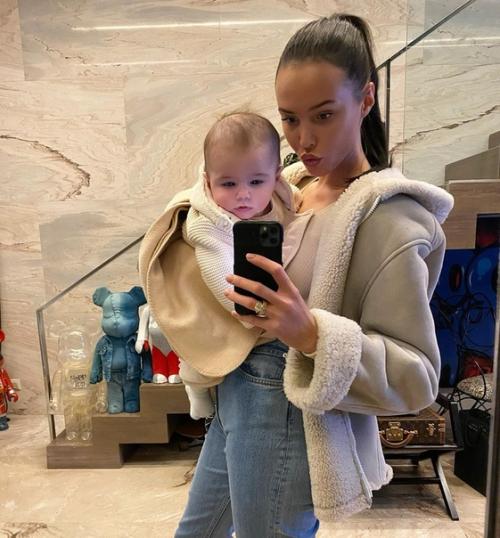 Классные какие Тимати, Анастасия Решетова и их сынуля Ратмир! 03