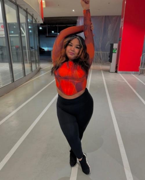 Занимавшаяся продвижением бодипозитива блогерша Кэрол акоста, известная под ником Killadamente, скончалась в возрасте 27 лет. 01